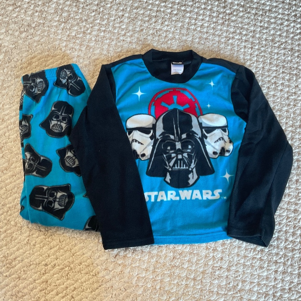 ⭐️ Star Wars fleece pajamas - size 10